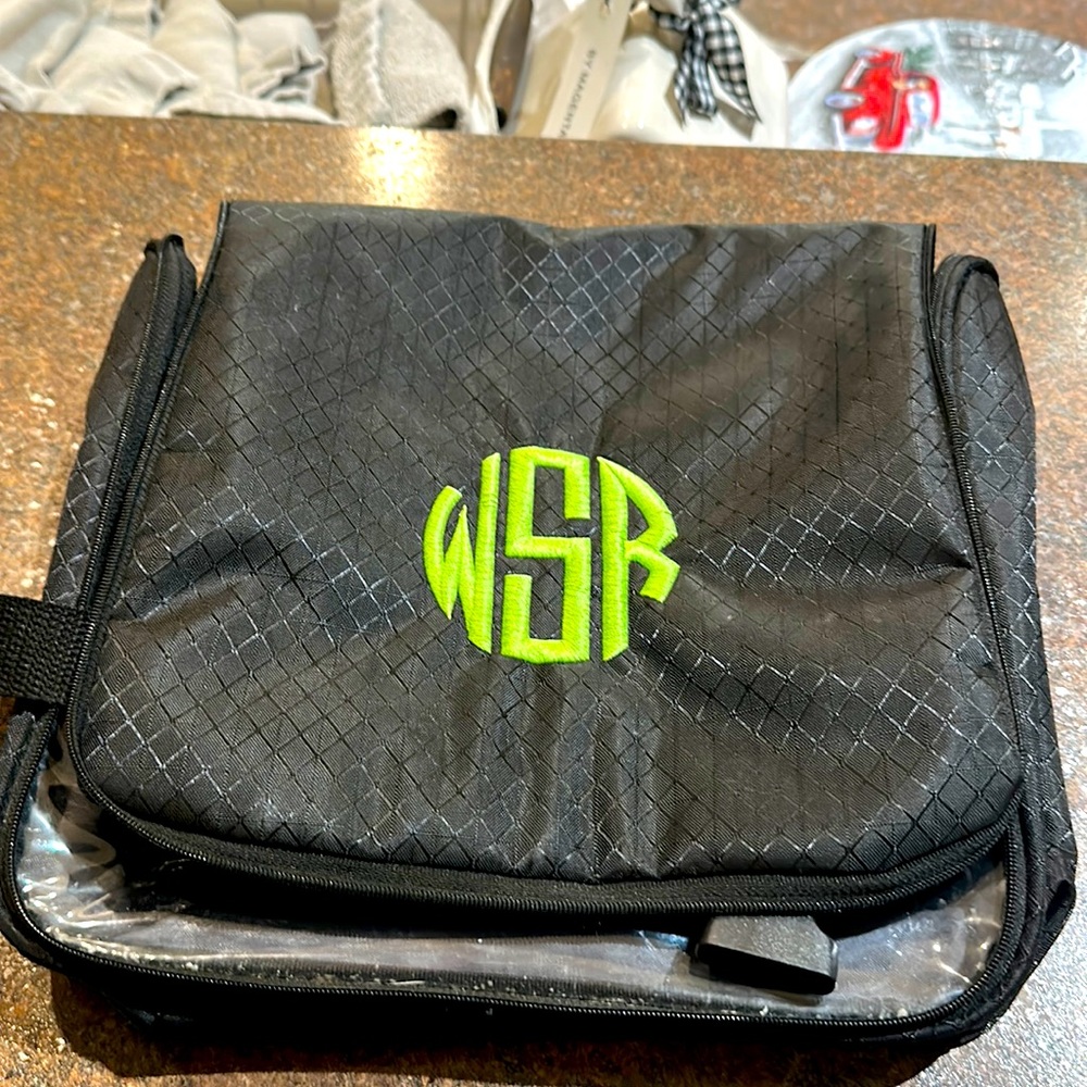 Thirty-One Hanging Toiletry Kit Bag Traveler Make Up Cosmetics Travel Wsr